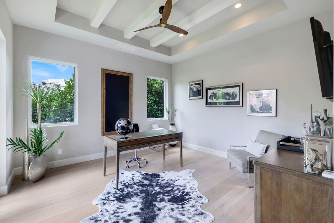 875 Wedge Dr, Naples, FL 34103