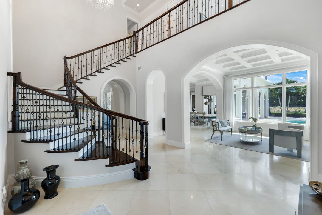 2558 Escada Ct, Naples, FL 34109