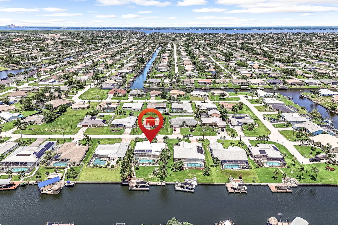 2930 SE 10th Pl, Cape Coral, FL 33904