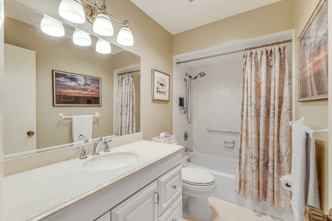 7079 Cedarhurst Dr, Fort Myers, FL 33919