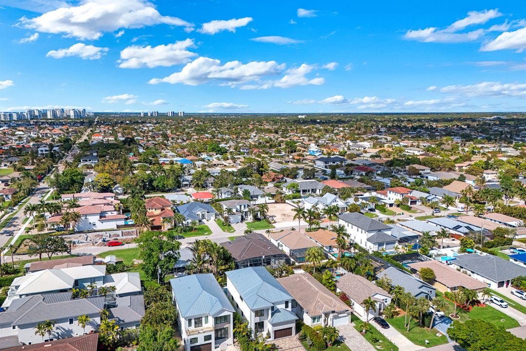 513 92nd Ave N, Naples, FL 34108