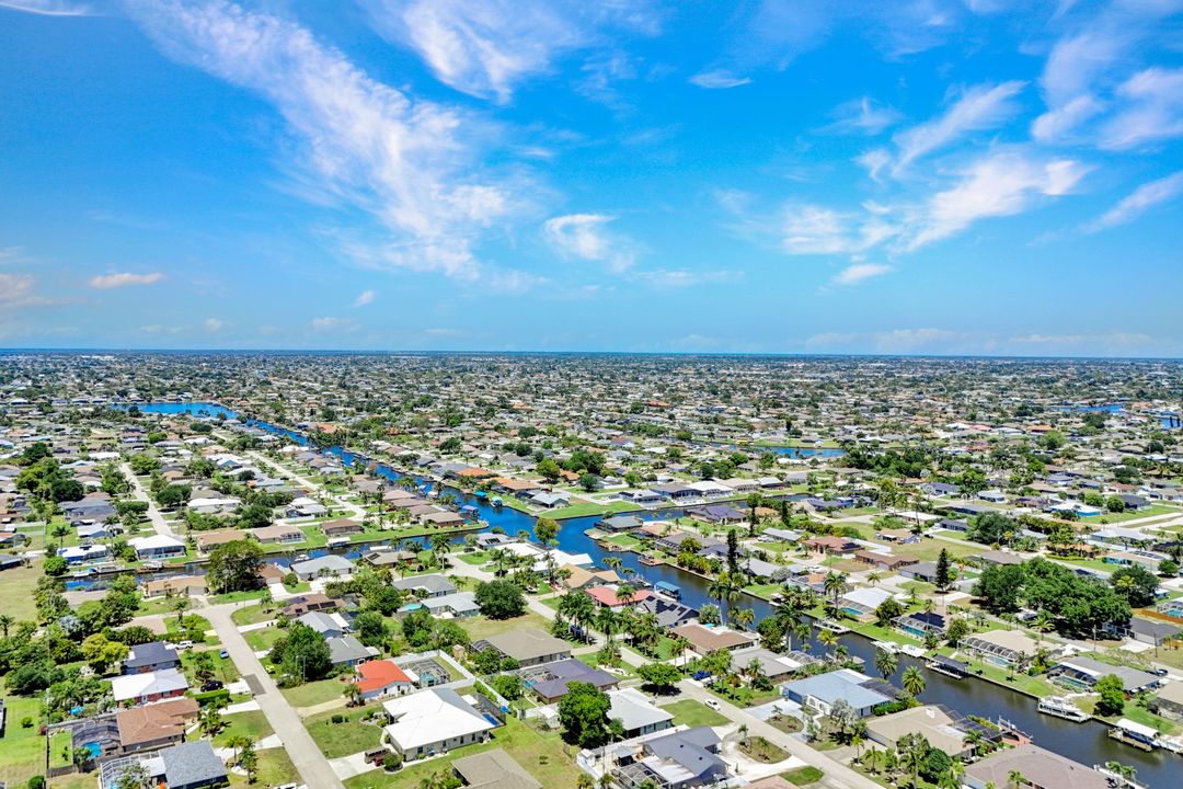 703 SE 33rd Terrace, Cape Coral, FL 33904