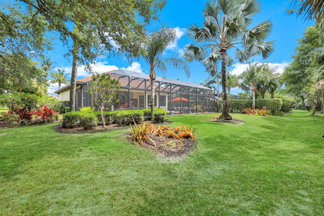 6477 Costa Cir, Naples, FL 34113