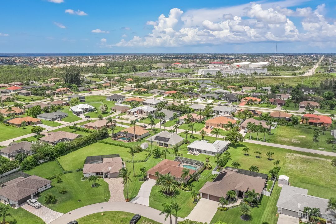 1933 SW 38th St, Cape Coral, FL 33914