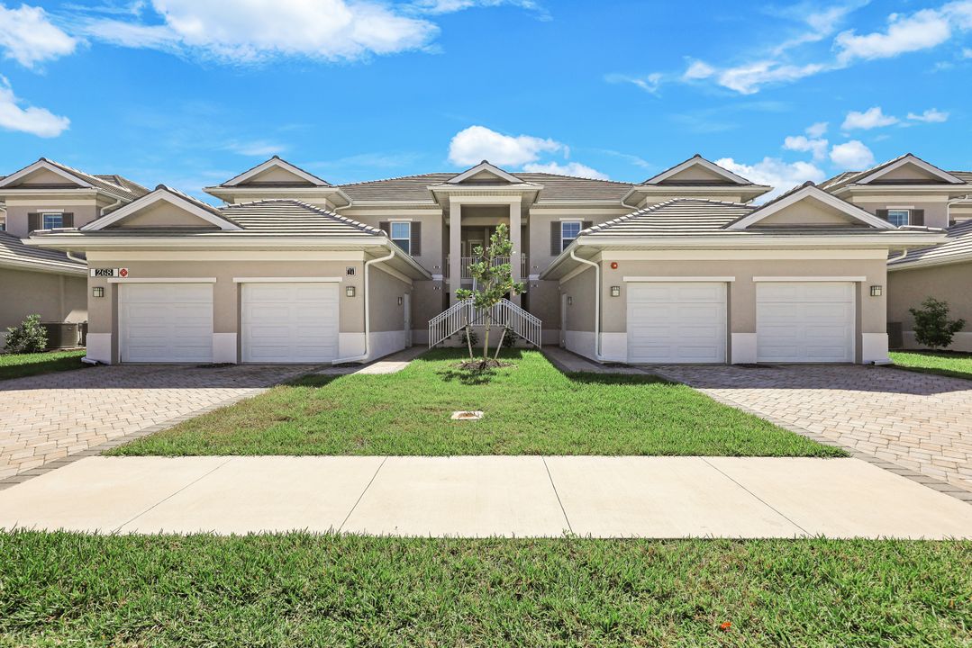 262 Indies Dr E #102, Naples, FL 34114