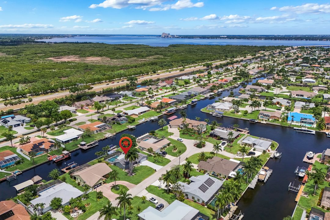 2107 SE 25th Terrace, Cape Coral, FL 33904