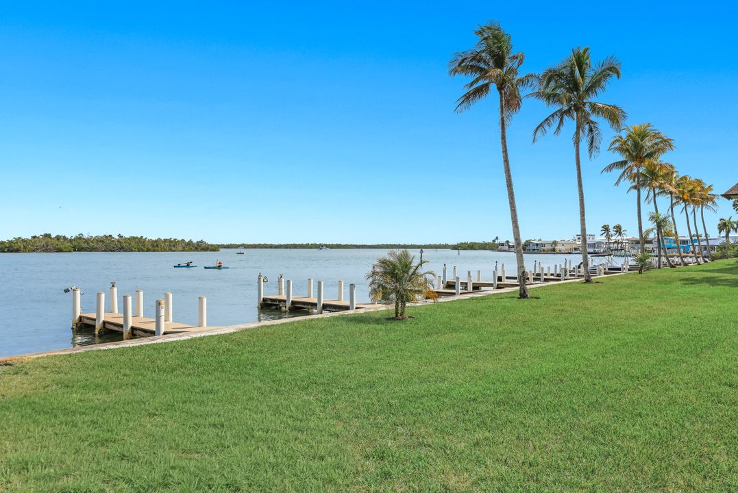 896 Buttonwood Dr  #108, Fort Myers Beach, FL 33931