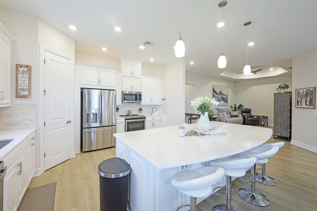 15248 Zeno Wy #204, Naples, FL 34114