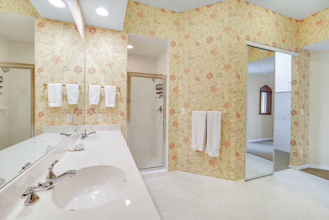 410 Flagship Dr #1206, Naples, FL 34108