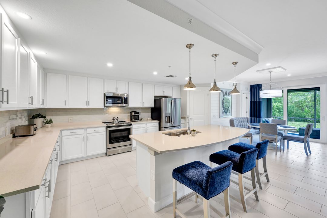 172 Indies Dr E #102, Naples, FL null