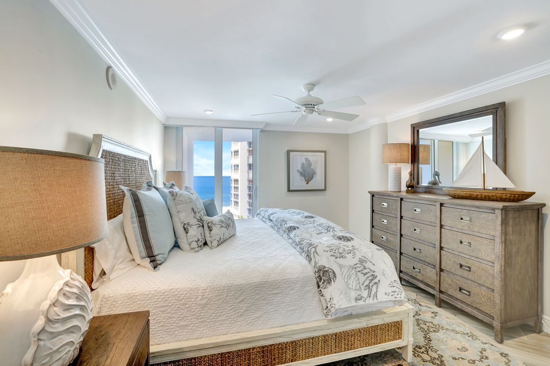 4041 Gulf Shore Blvd N #703, Naples, FL 34103