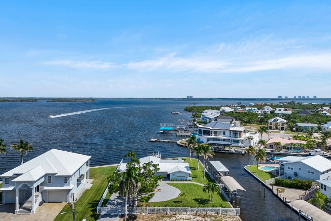 5596 Avenida Pescadora, Fort Myers Beach, FL 33931