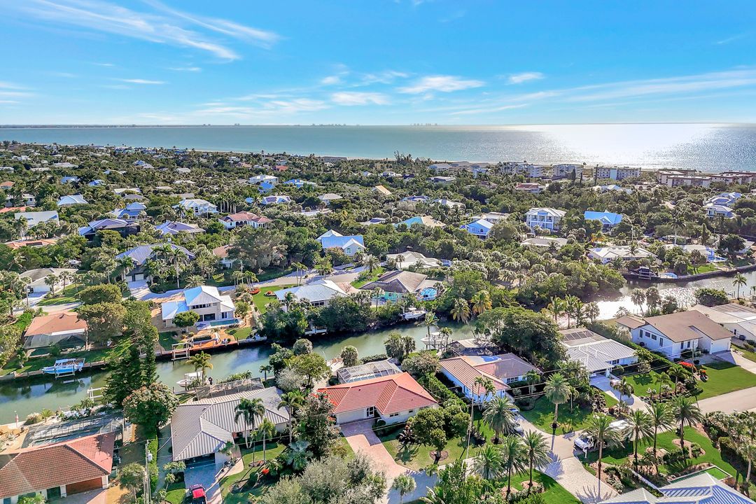 1010 Kings Crown Dr, Sanibel, FL 33957