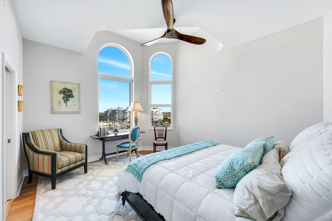 425 Dockside Dr #10, Naples, FL 34110