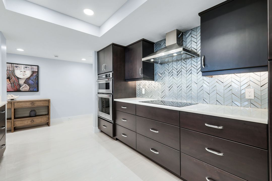 5601 Turtle Bay Dr #1802, Naples, FL 34108