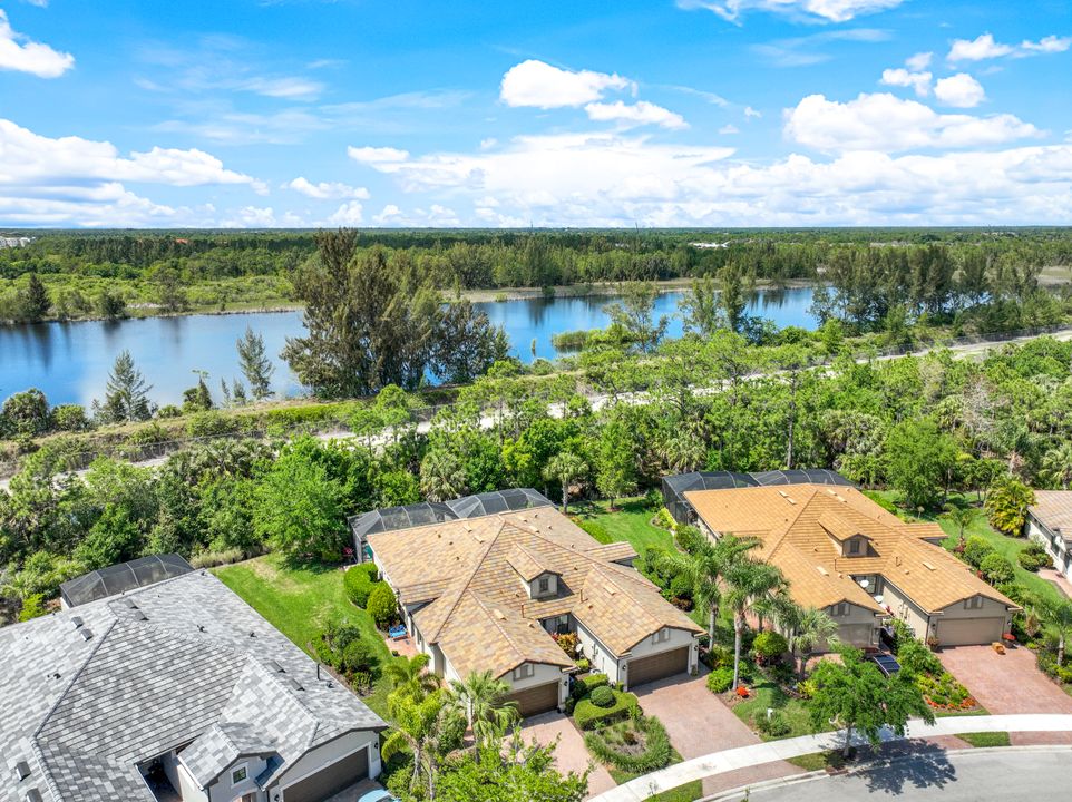7113 Live Oak Dr, Naples, FL 34114