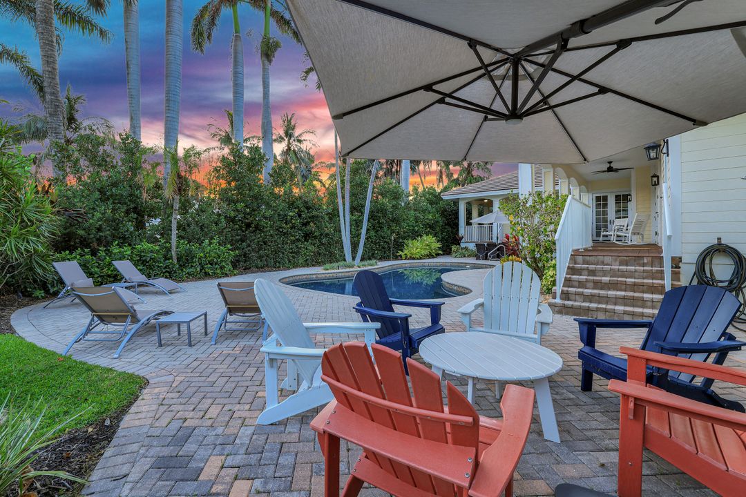 1550 Gordon Dr, Naples, FL 34102