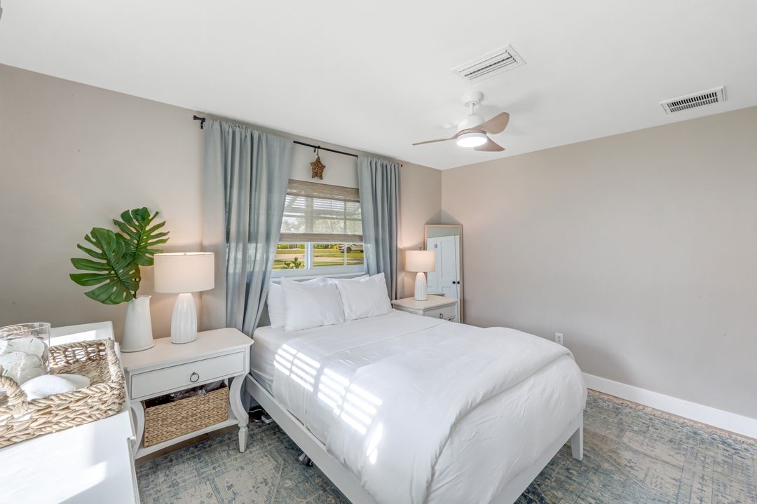 1086 N Town and River Dr, Fort Myers, FL 33919