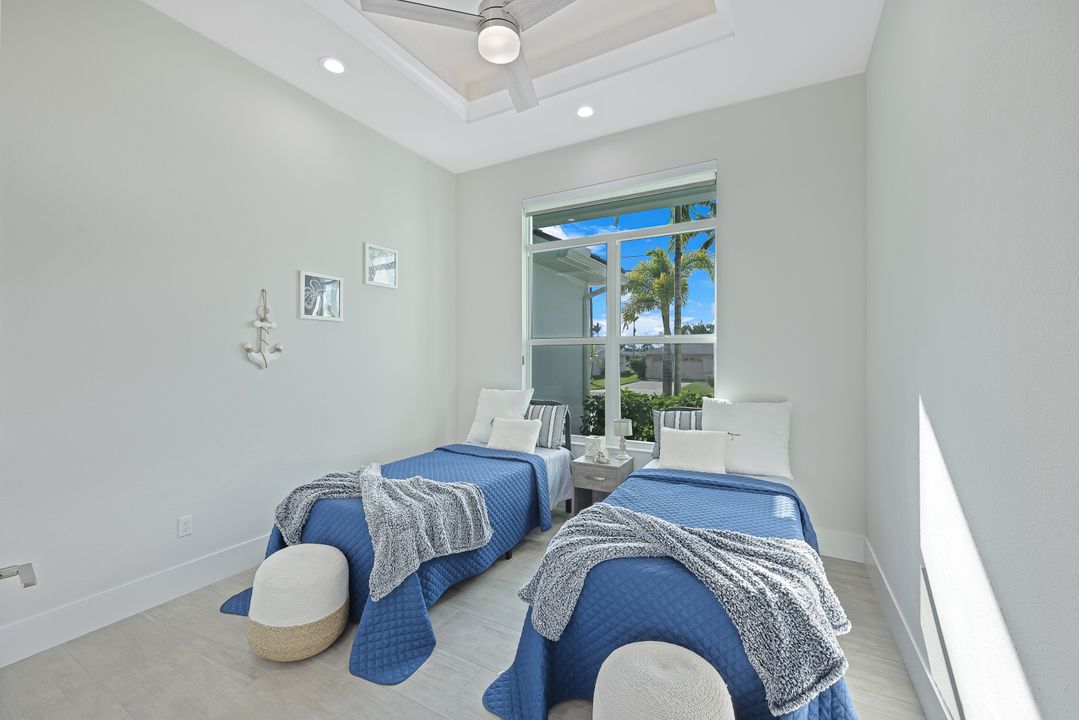 5317 SW 8th Pl, Cape Coral, FL 33914