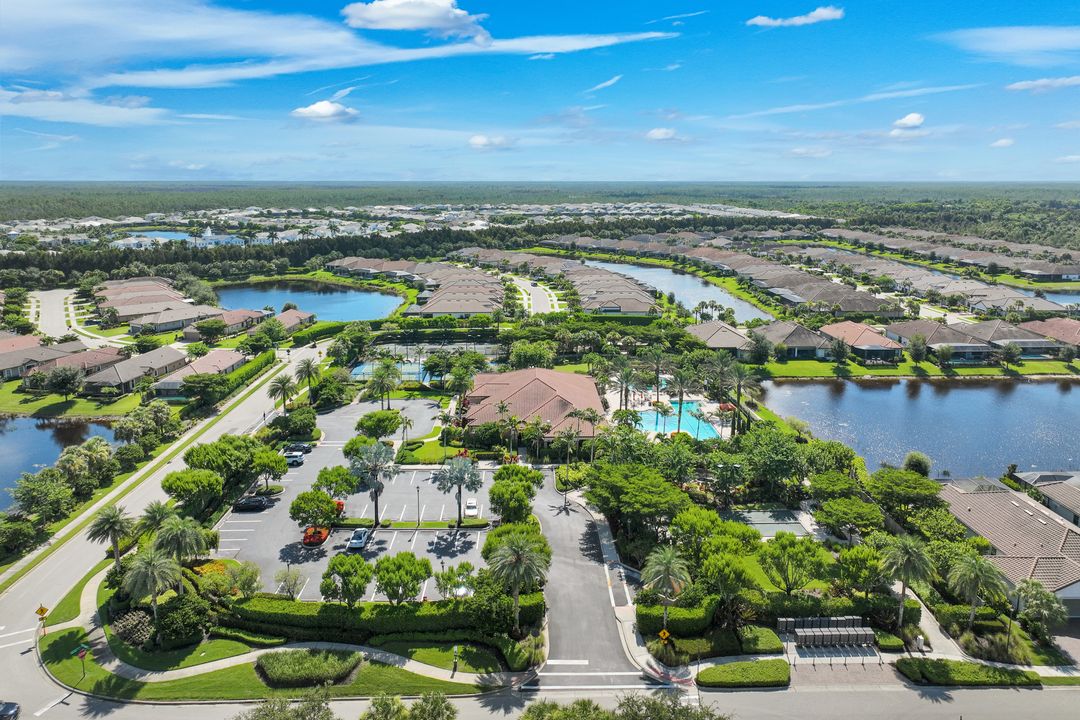 8362 Viale Cir, Naples, FL 34114