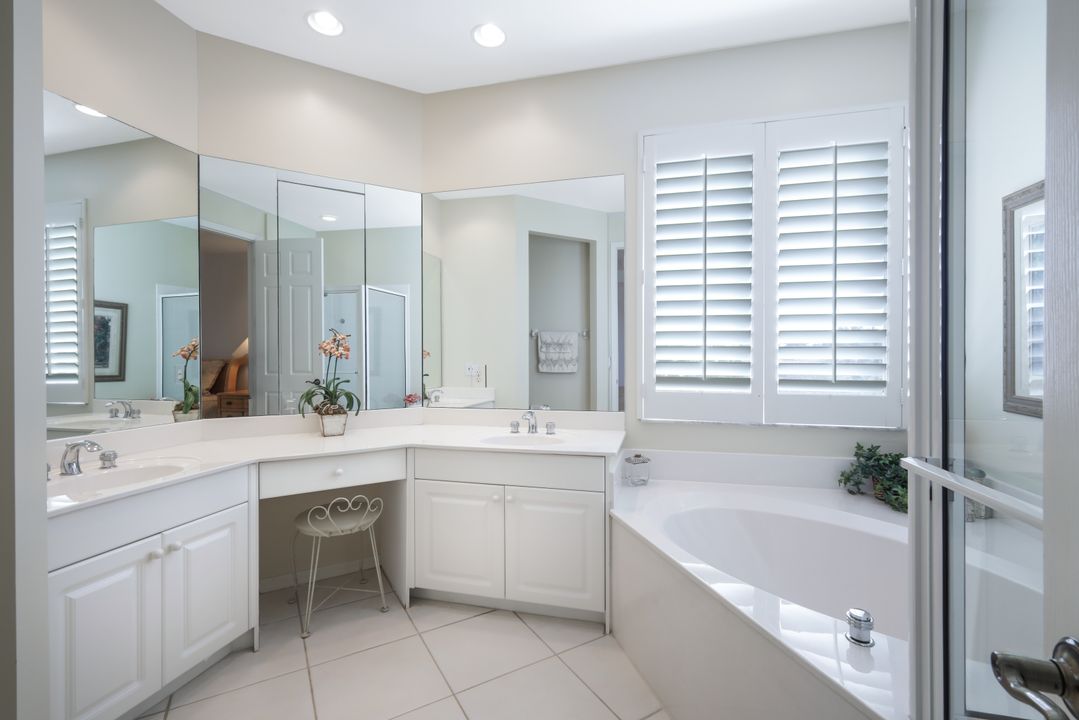 1610 Clermont Dr #201, Naples, FL 34109