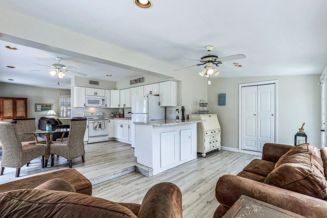 3758 12th St N, Naples, FL 34103