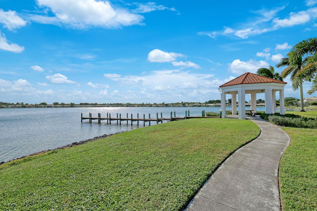 7818 Emerald Cir #103, Naples, FL 34109