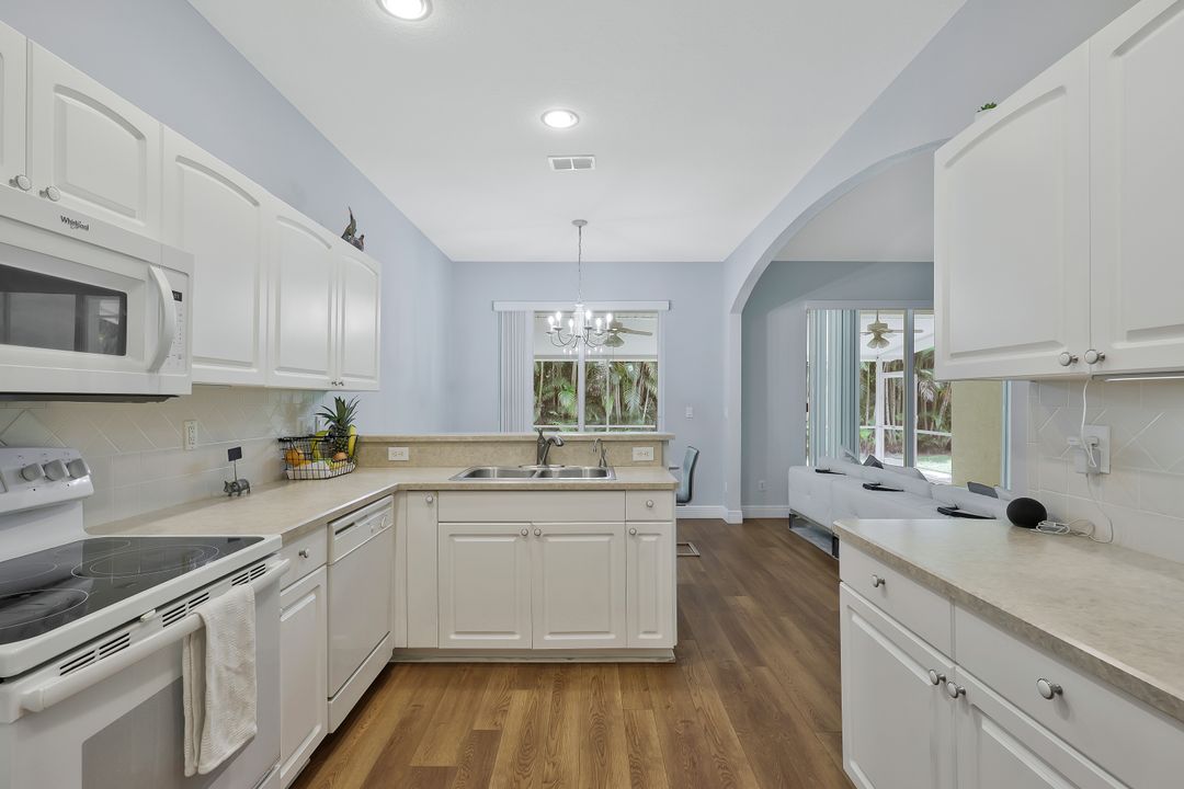 7416 Berkshire Pines Dr, Naples, FL 34104