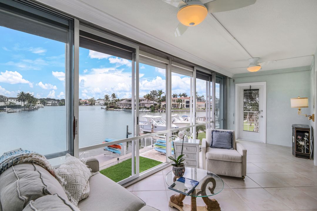 1910 Gulf Shore Blvd N #207, Naples, FL 34102