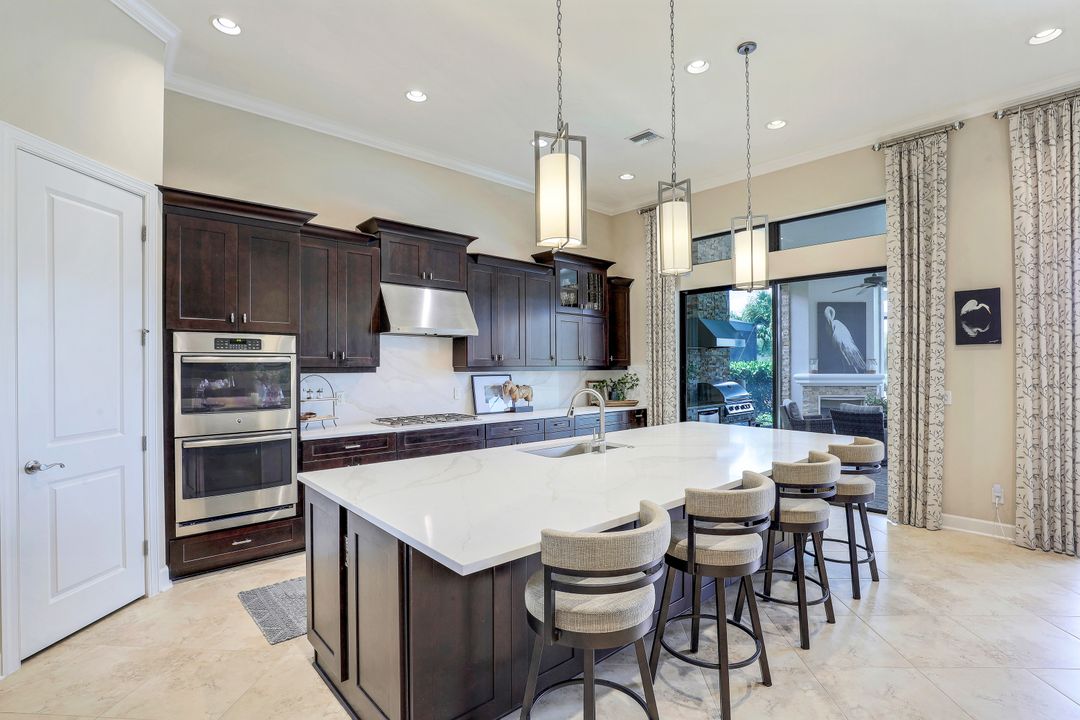 8828 Savona Ct, Naples, FL 34119