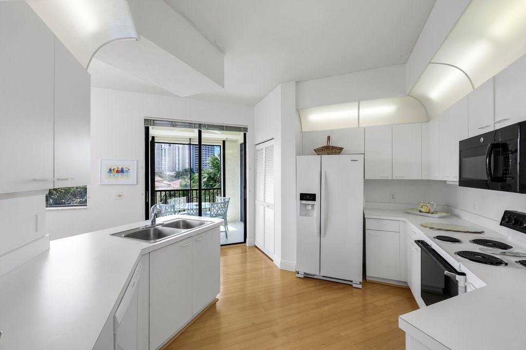 7040 Pelican Bay Blvd #D301, Naples, FL 34108