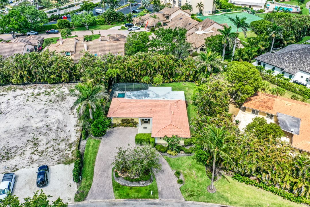 723 Willowhead Dr, Naples, FL 34103