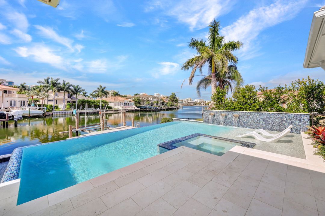 3637 Crayton Rd, Naples, FL 34103