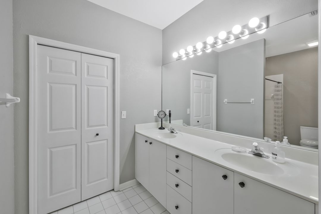 1340 Charleston Square Dr #101, Naples, FL 34110