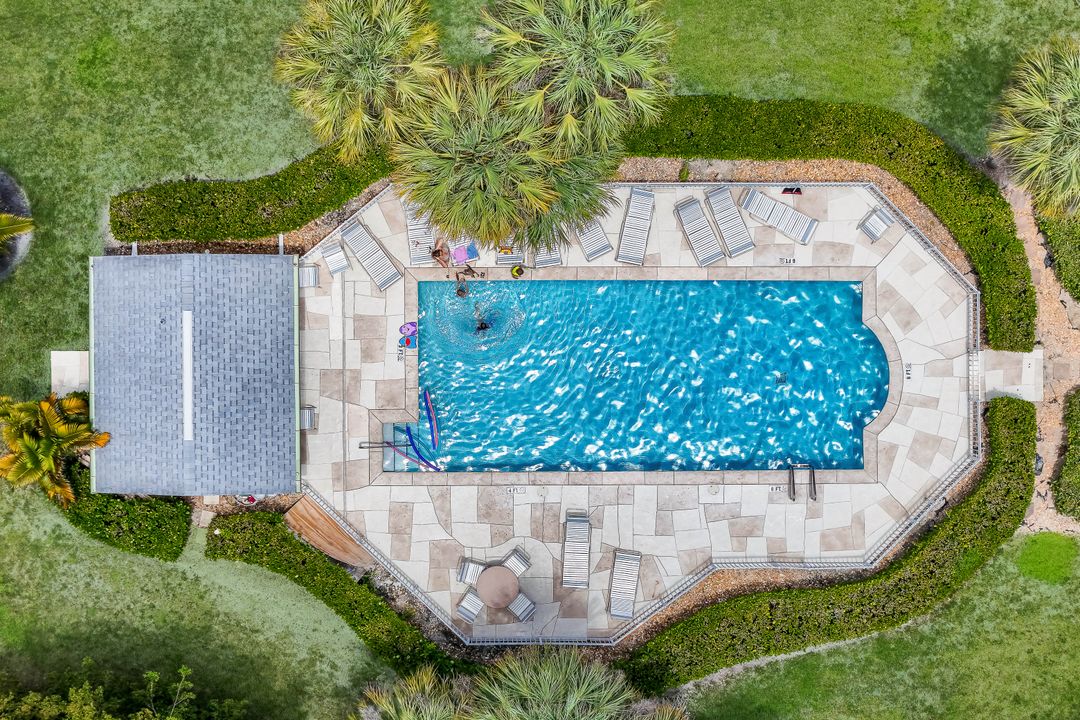 9624 Crescent Garden Dr #201, Naples, FL 34109