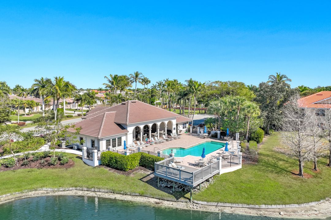 1817 Lagoon Ln, Cape Coral, FL 33914