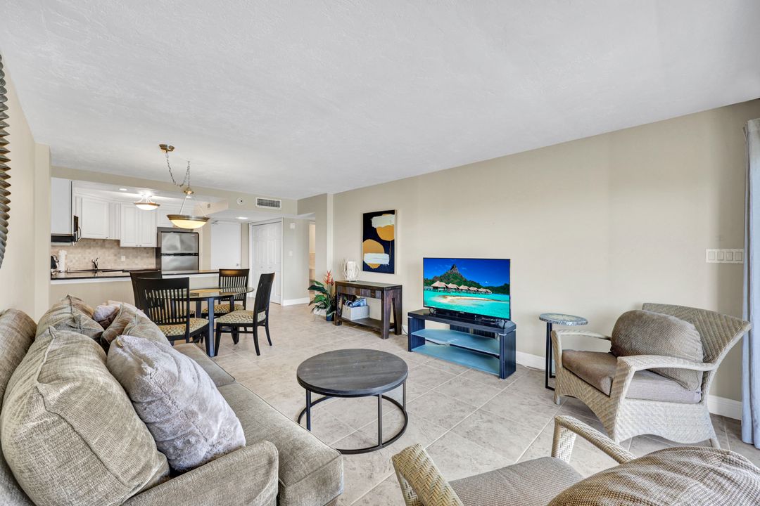 1 Bluebill Ave #409, Naples, FL 34108