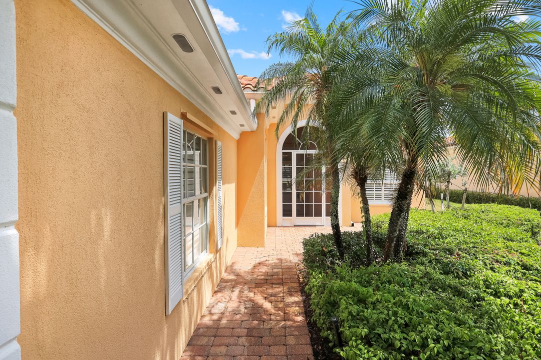 4024 Trinidad Way, Naples, FL 34119