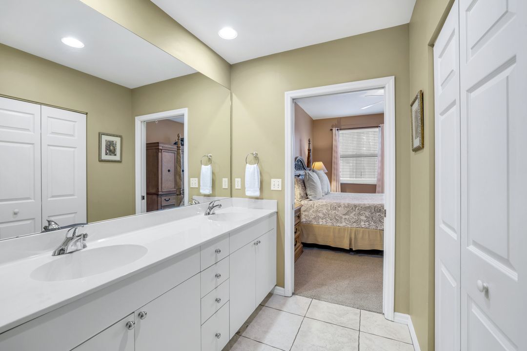 460 Launch Cir #202, Naples, FL 34108