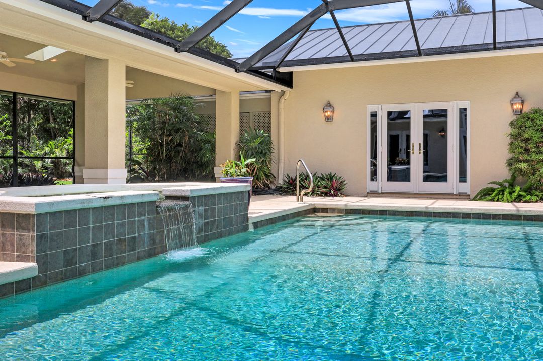 675 Murex Dr, Naples, FL 34102