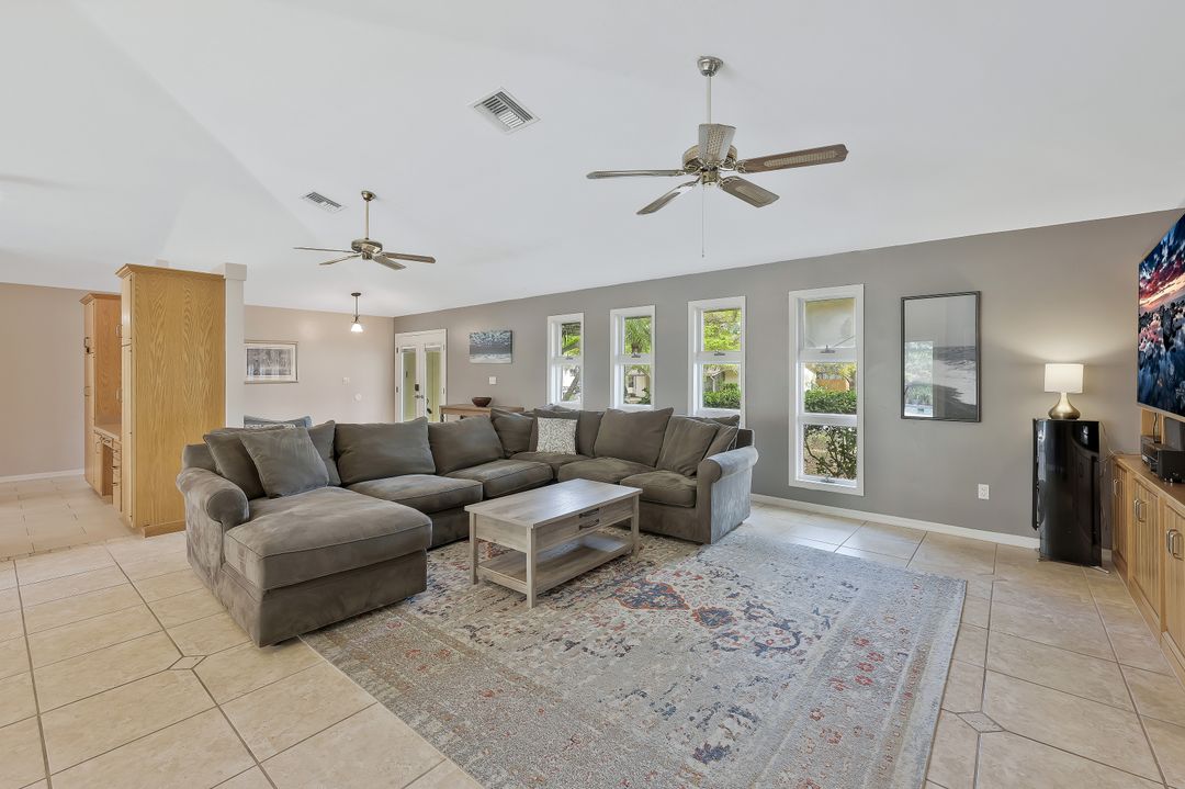 10370 Main Dr, Bonita Springs, FL 34135