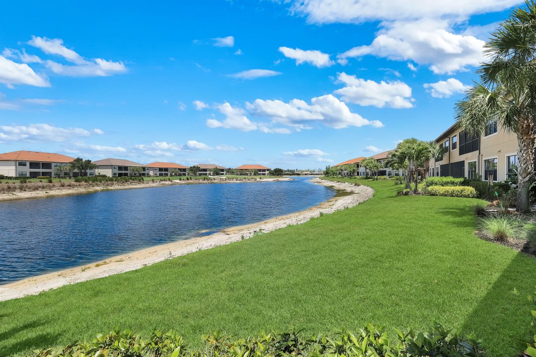 9684 Montelanico Loop #204, Naples, FL 34119