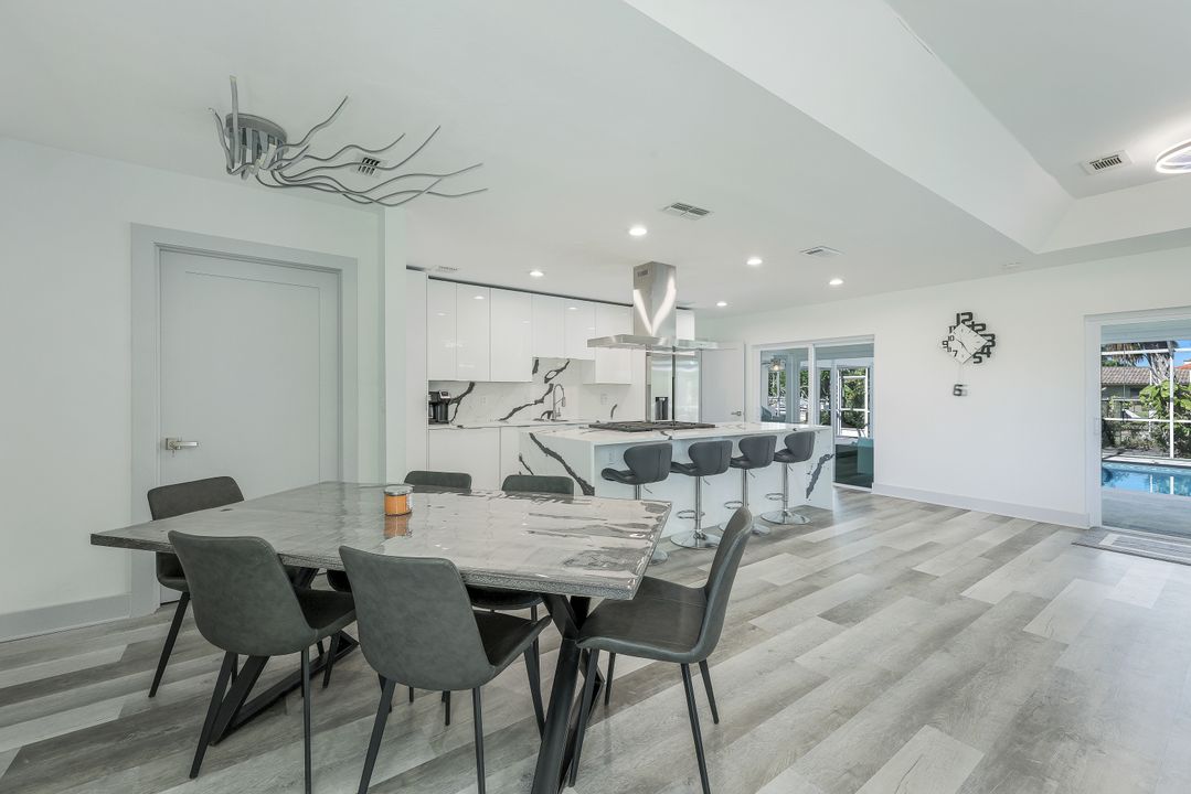 5308 Baypoint Ct, Cape Coral, FL 33904