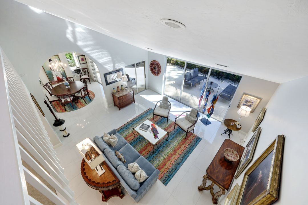 370 Edgemere Way N, Naples, FL 34105