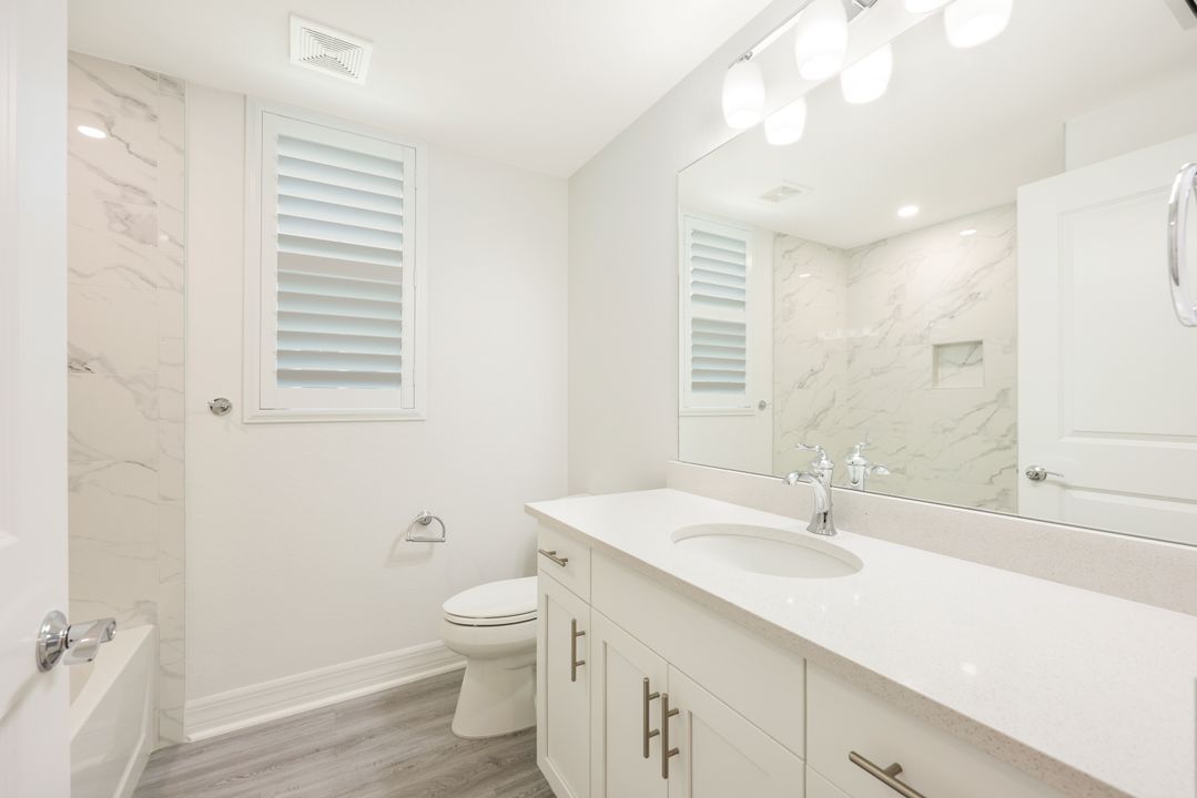 262 Indies Dr E #102, Naples, FL 34114