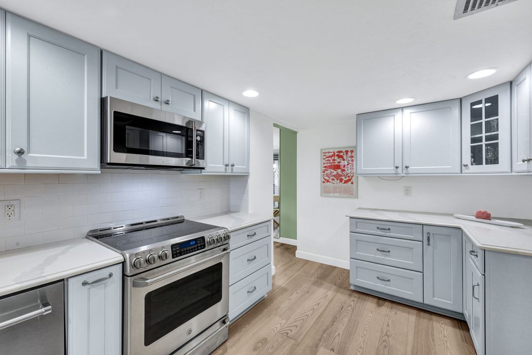 11030 Gulf Shore Dr #302, Naples, FL 34108