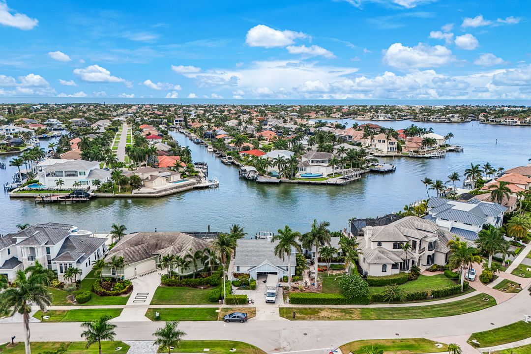701 Rockport Ct, Marco Island, FL 34145