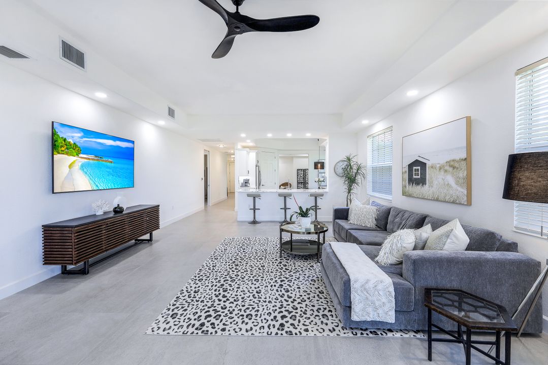 8637 Champions Point #901, Naples, FL 34113