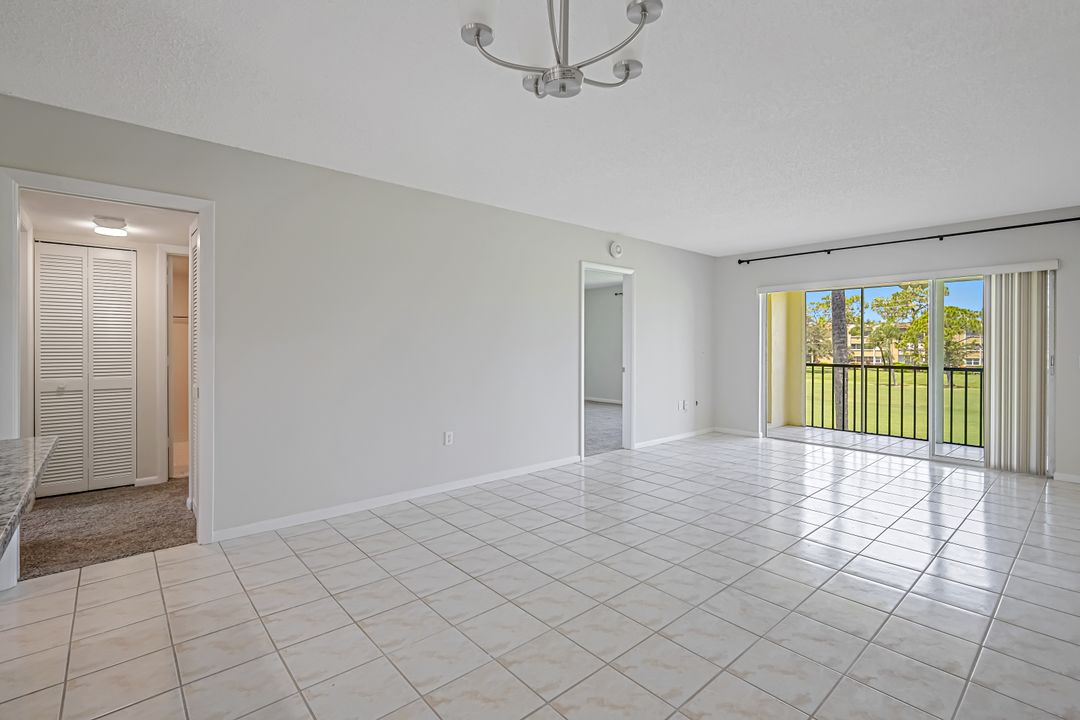 201 Quail Forest Blvd #202, Naples, FL 34105