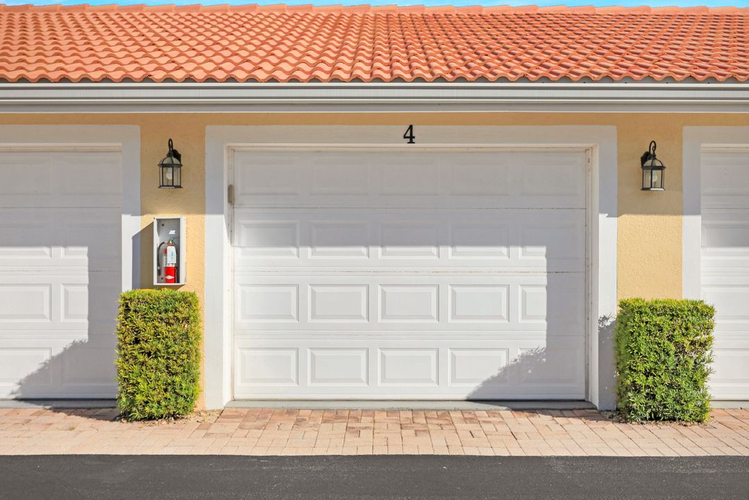 2375 Bayou Ln #4, Naples, FL 34112